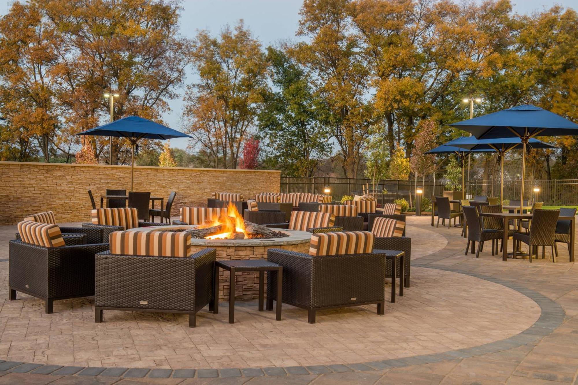 Hotel Courtyard By Marriott Shippensburg Exterior foto
